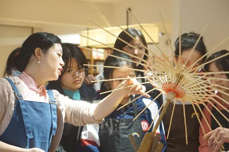 文化和自然遗产日|看酿酒、学做伞、穿戏服，在泸州你可以这样体验“非遗”(图2)