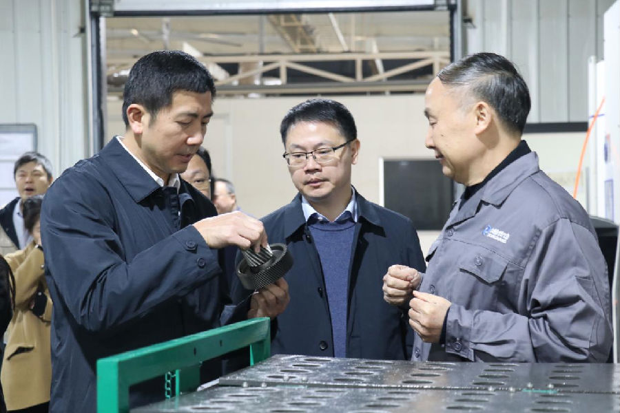 泸州高新区党工委书记肖刚带队调研高投集团